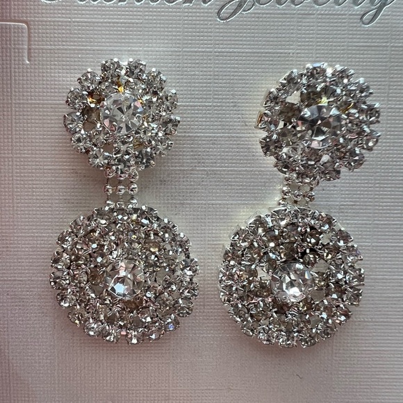 2 PAIRS 🎁 Elegant Silver Crystal Earrings - Picture 2 of 6
